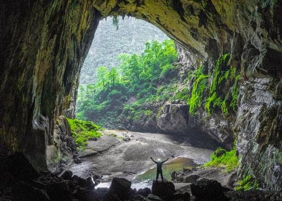 Man Noticed This Hole In A Rock. But What;s Inside Has Astounded The Whole World (13)