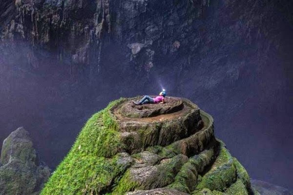 Man Noticed This Hole In A Rock. But What;s Inside Has Astounded The Whole World (3)